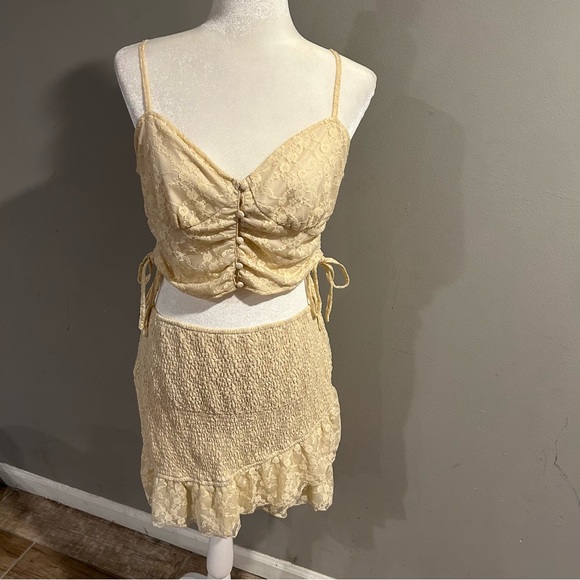 2 Piece Set Le Lis Summer Romance Ruched Skirt Tank Top Cream Lace Large - Picture 2 of 11